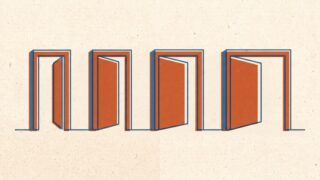 幅の異なる4つの戸口が横に並び、それぞれ少しだけ開いているイラスト